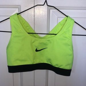 Nike pro sports bra